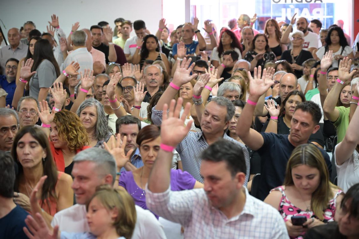 ucrmendoza's tweet image. En nuestro Congreso Ordinario, rendimos cuentas de los balances de gestión a nuestros afiliados🇵🇱

Las organizaciones partidarias, nuestros intendentes y legisladores compartieron el trabajo realizado, reafirmando un radicalismo con transparencia, compromiso y vocación de gestión