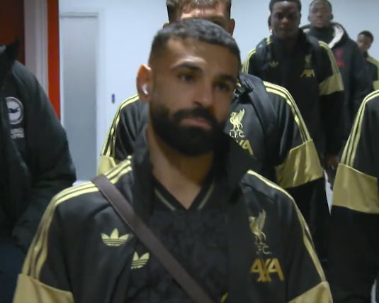 الحزن يخيم على صلاح قبل مواجهة برايتون بعد جلوسه على مقاعد البدلاء في مباراته الأخيرة قبل كأس الأمم الأفريقية 