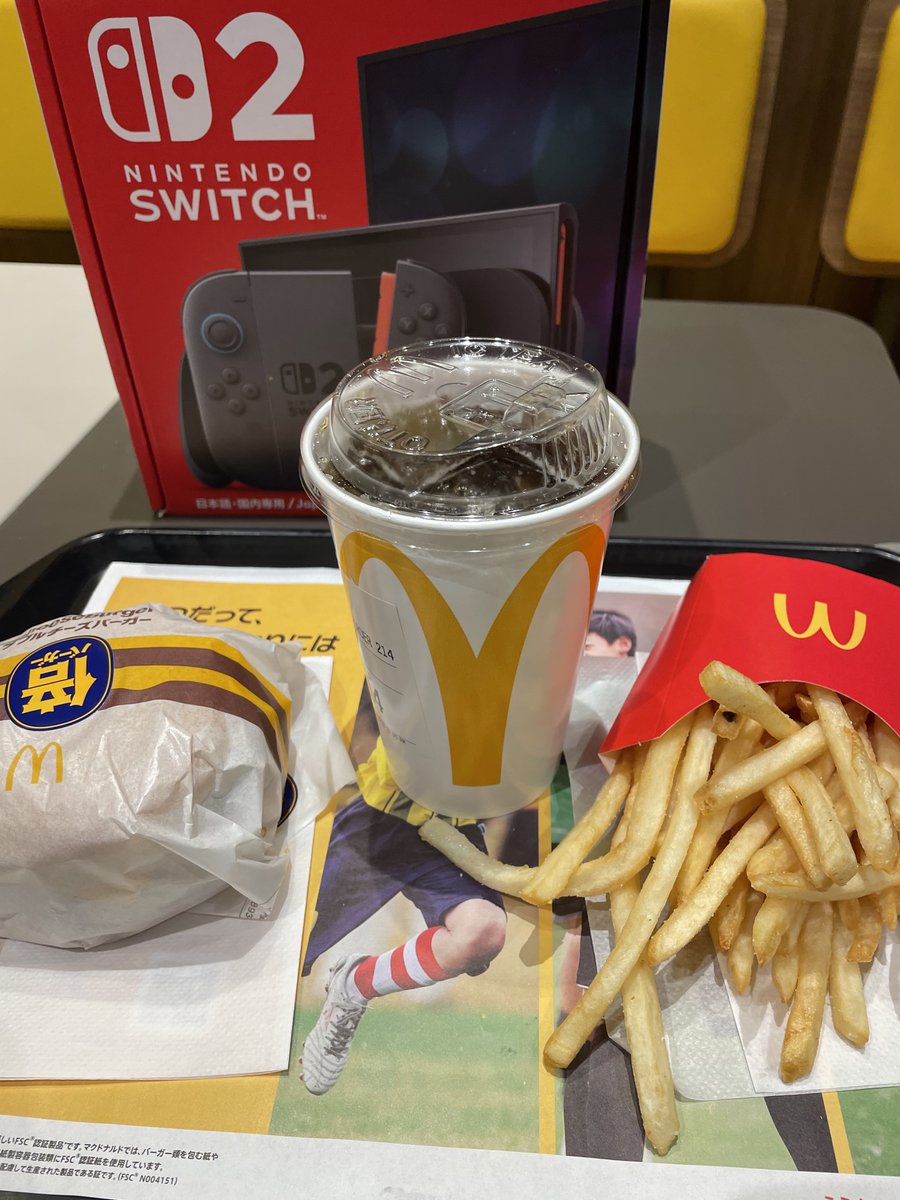 Cynthia_0470's tweet photo. 家から数分のとこに革命おきとる
近所にマックは俺とももこの寿命に大きく関わりそうや… https://t.co/L696pCWhiS