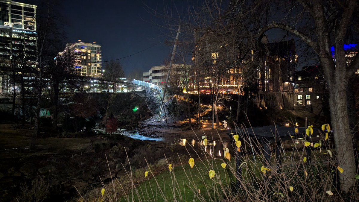 kevinorin's tweet photo. Evening walk around #Greenville #864 #821 https://t.co/YWrFxHKIwp
