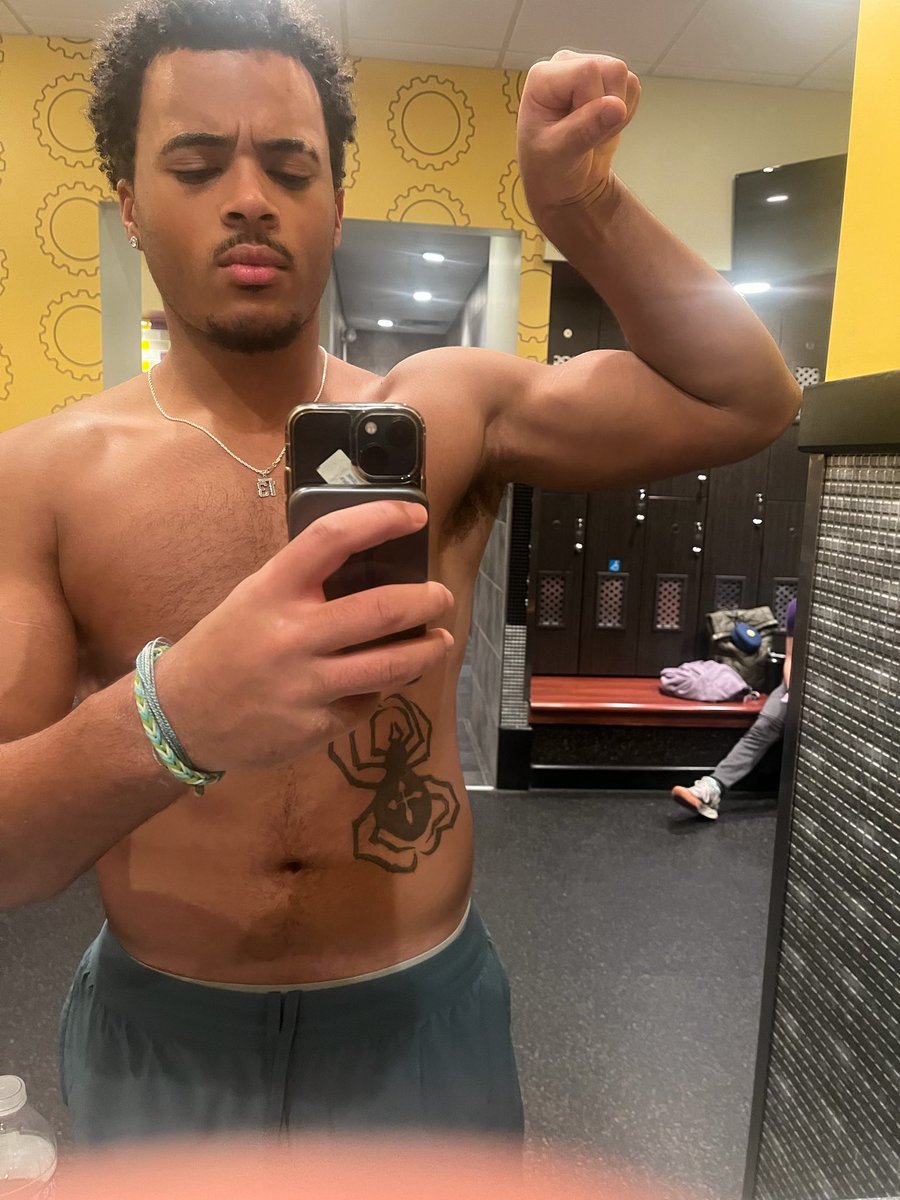 masterdaunte667's tweet photo. no rest for the gooner 😈 pick up some extra shifts and work hard for daddy this weekend 🤑 https://t.co/iCugp66dz1