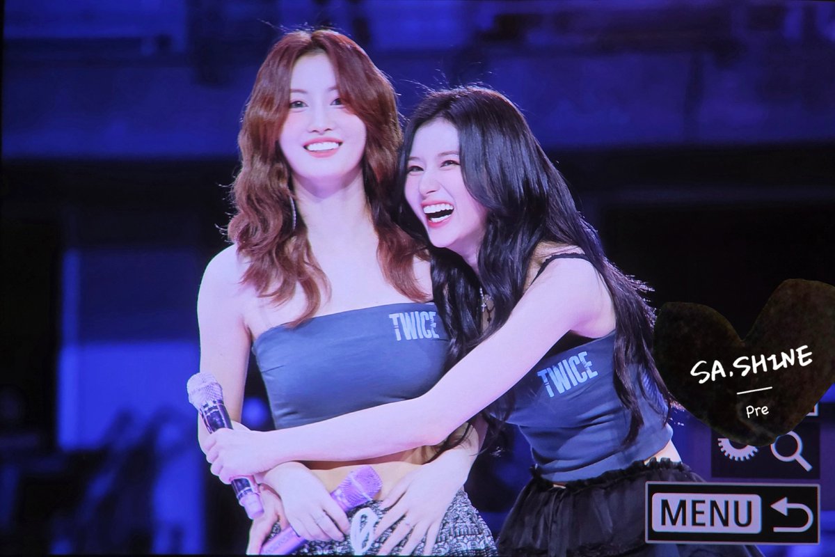 SaShine_SANA's tweet photo. 251213
#트와이스 #사나 #TWICE #SANA #サナ
#MOMO #모모 #モモ https://t.co/r4IrhqR0fz
