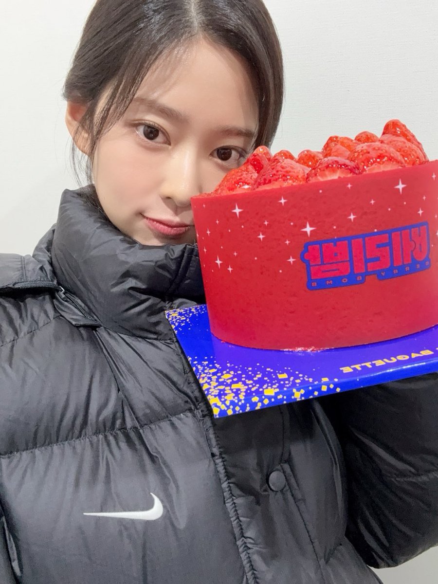 minjukhim's tweet photo. ... 🍰🥢 https://t.co/T6R6NYchWI