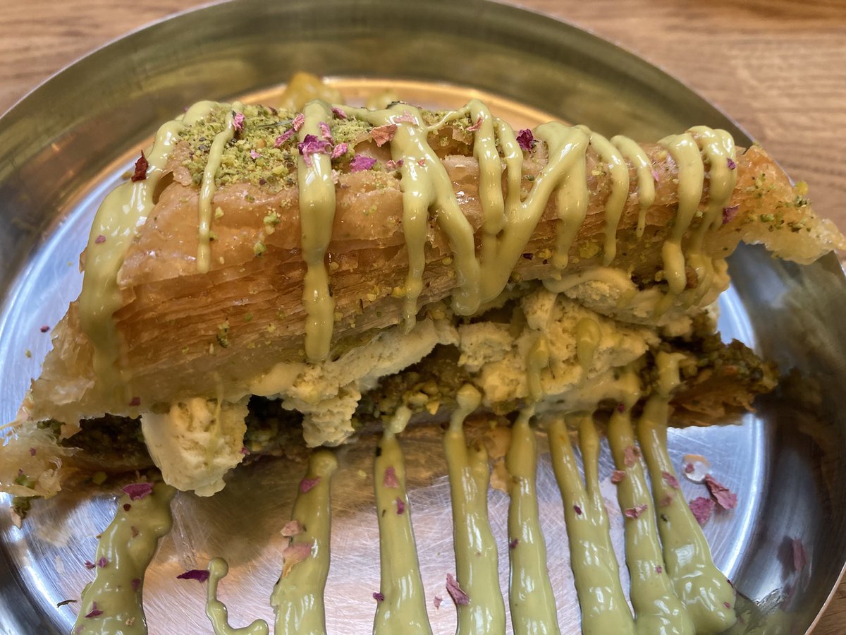 colinross1975's tweet image. There was (nice) pizza before baklava and ice-cream, but who cares about that - this is baklava and ice-cream #NomNomNom

Birmingham people go to Saint Paul's Market and order this!
