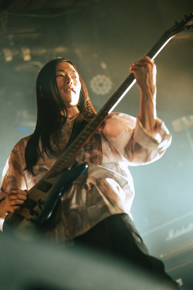 M_AMBITIONS's tweet image. MAGENTA ONE MAN LIVEより
本日は #SHiN の日🎸
表情がちゃんと写ってる写真を
なるべくピックアップしました…！🫡

SHiN宛のコメント＆感想もお待ちしてます📩
明日は #KOU の日～🎸

#MAGENTAOFAMBITIONS #感謝
youtube.com/@magentaofambi…
Photo by @e_2020202