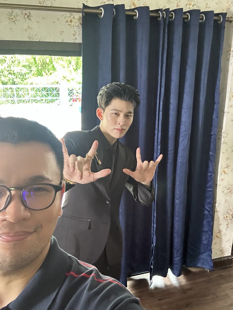 FilmPawis's tweet photo. หลงรักคุณธีร์ ทุกทีเลย #MeAndTheeSeriesEP5 https://t.co/NCwH37K81h