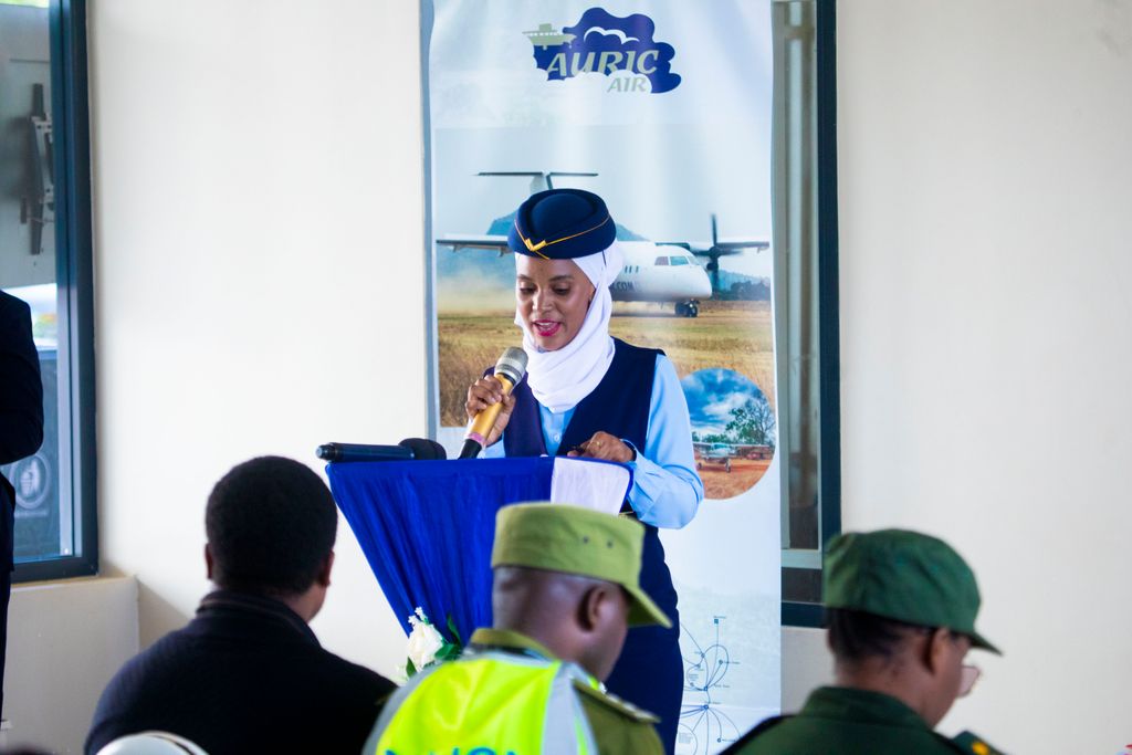 auricair's tweet image. ✈️ Auric Air yazindua safari mpya Kahama ⇄ Dar es Salaam, hatua muhimu kuimarisha muunganiko wa mikoa na fursa za biashara.

Uzinduzi ulihudhuriwa na Mhe. Frank Nkinda, Bi. Glory Absolm, Mhe. Shaban P. Mikongoti na wadau mbalimbali.

#AuricAir #NowFlying #Kahama #DarEsSalaam