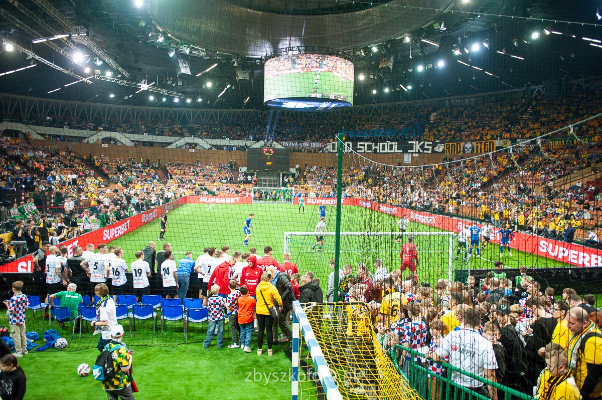 Zbyszko666's tweet photo. #SpodekSuperCup w tarapatach! 😥 Niesamowite, że takie sytuacje mogą, zaszkodzić tak dobremu turniejowi. A miało być tak pięknie. Czekamy na komentarz. #Spodek #Turniej #Styczeń #Zabrze #Katowice #Jarosław https://t.co/npFEOjXezj
