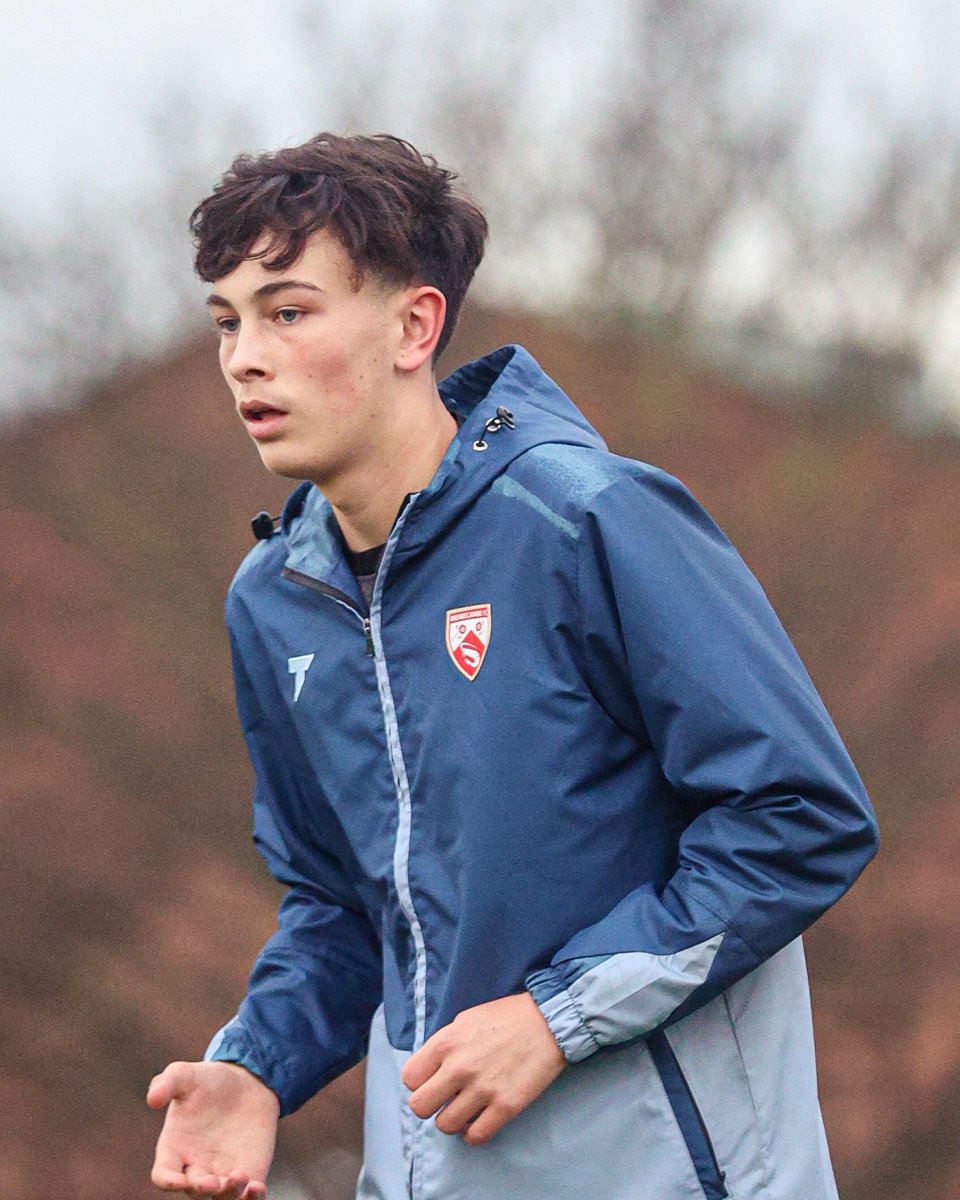 First involvement in the first team for <a href="/ShrimpsAcademy/">Morecambe FC Academy</a>’s Elijah Vilchez 👊

#UTS 🦐 | #GATvMOR