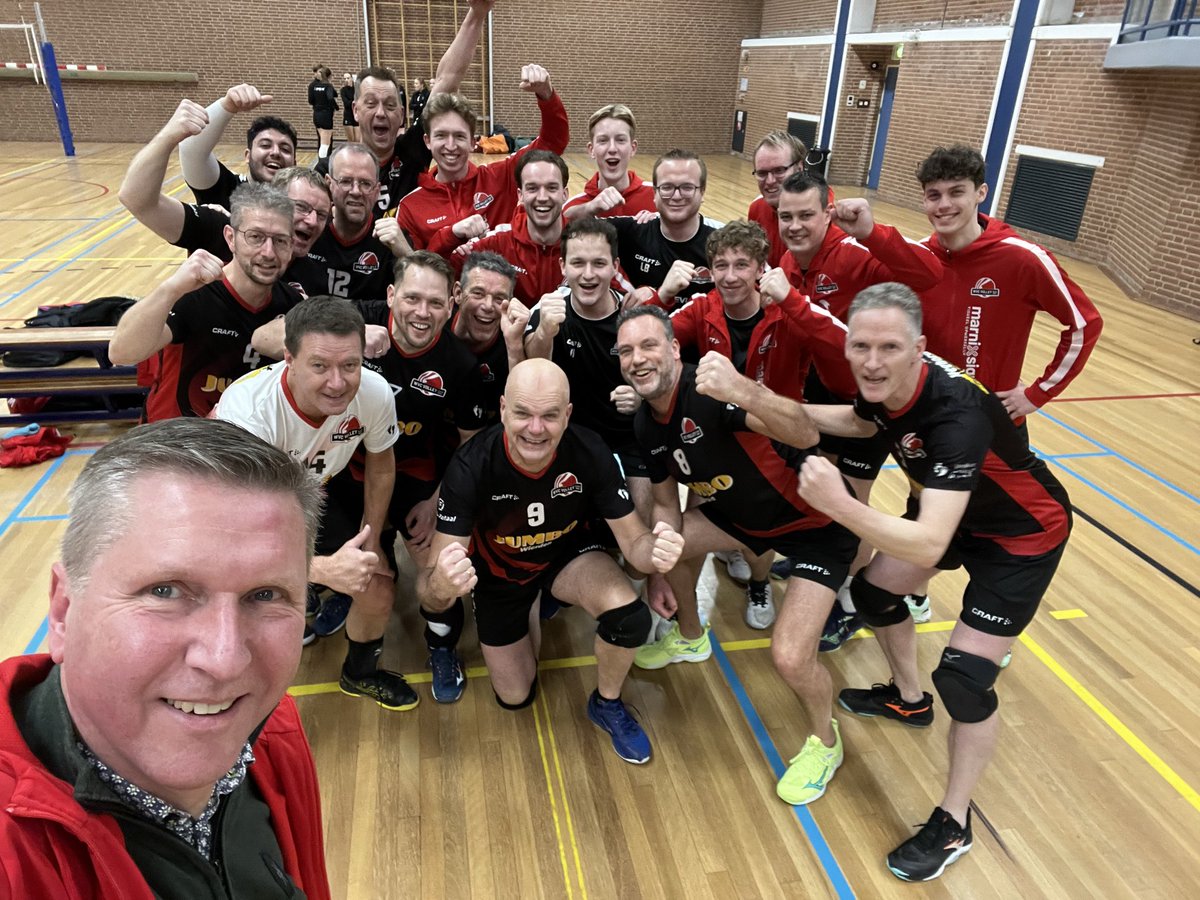 En het is weer zo’n zaterdag: uit bij/tegen Aastad H3.
13-25 ; 22-25; 18-25; 24-26 en dus een klinkende 0-4 overwinning. Met onze coach als hulplijn. #mvp Machiel 😃  #GoTeamWVC 🔴⚫️