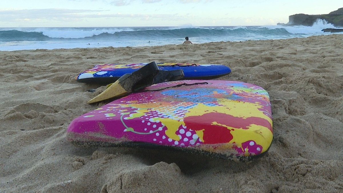 michaelnewhouse's tweet image. #Kauai becomes the second Hawaiian island to ban #foam #bodyboards.

#Maui County (August 9, 2022): Ordinance No. 5236 banned the sale, rental, and distribution of #polystyrene bodyboards. 

These foam boards are easily broken and environmentally harmful.

buff.ly/AlxNoNS