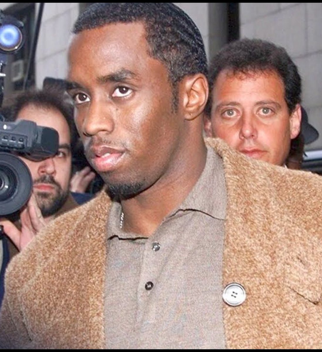 15TeeJay's tweet image. P Diddy and R Kelly had the highest sex driver ever, MF loved sex yerrrrrrr 

Diddy was worse because he played for both sides 😂😂😂😂

#diddydocumentary