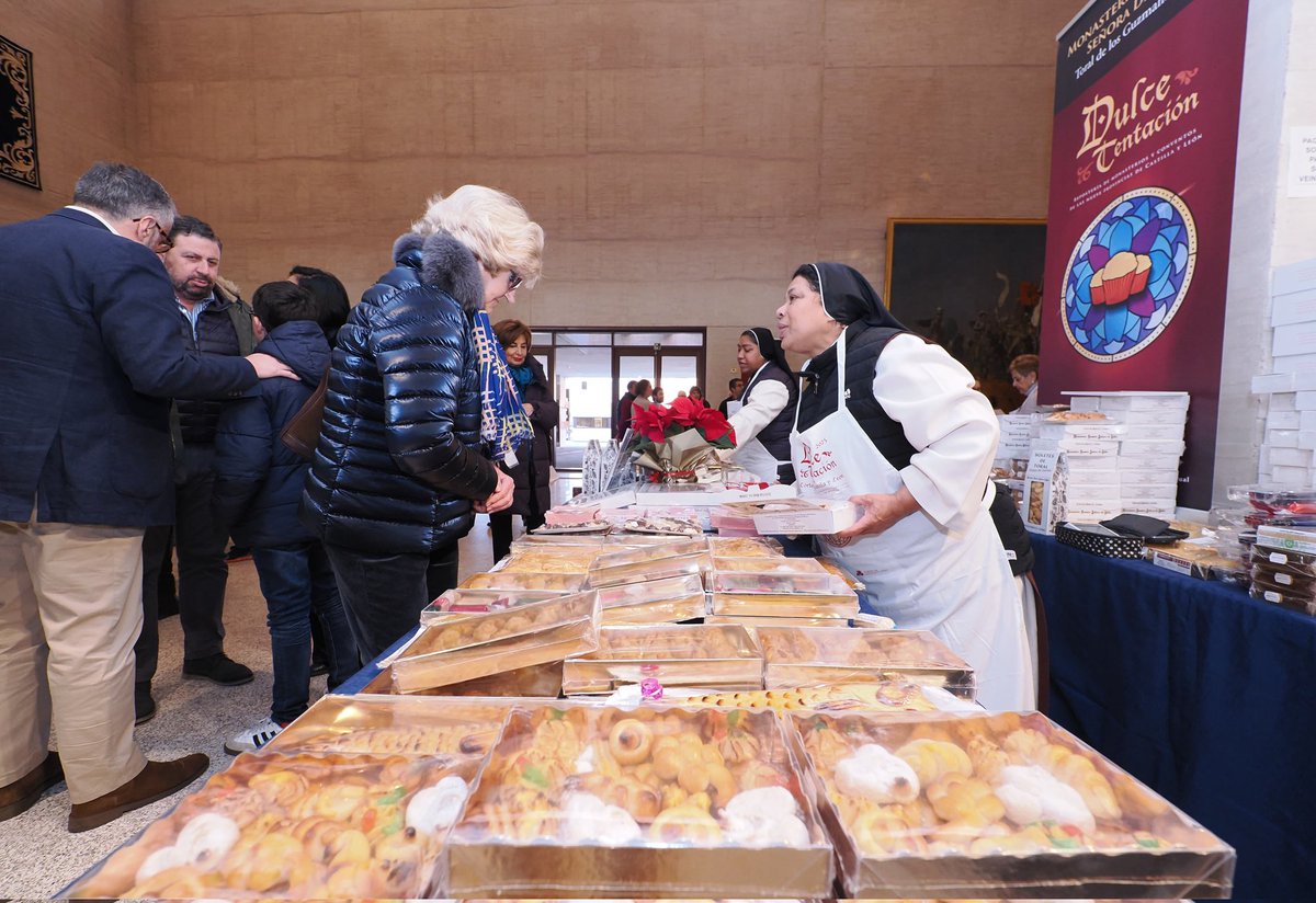 Un año más, Dulce Tentación, la feria de repostería conventual, está siendo un éxito. Animo a todos a acercarse a las Cortes y ser generosos con las compras. El importe íntegro irá destinado a las monjas para el mantenimiento de sus comunidades.