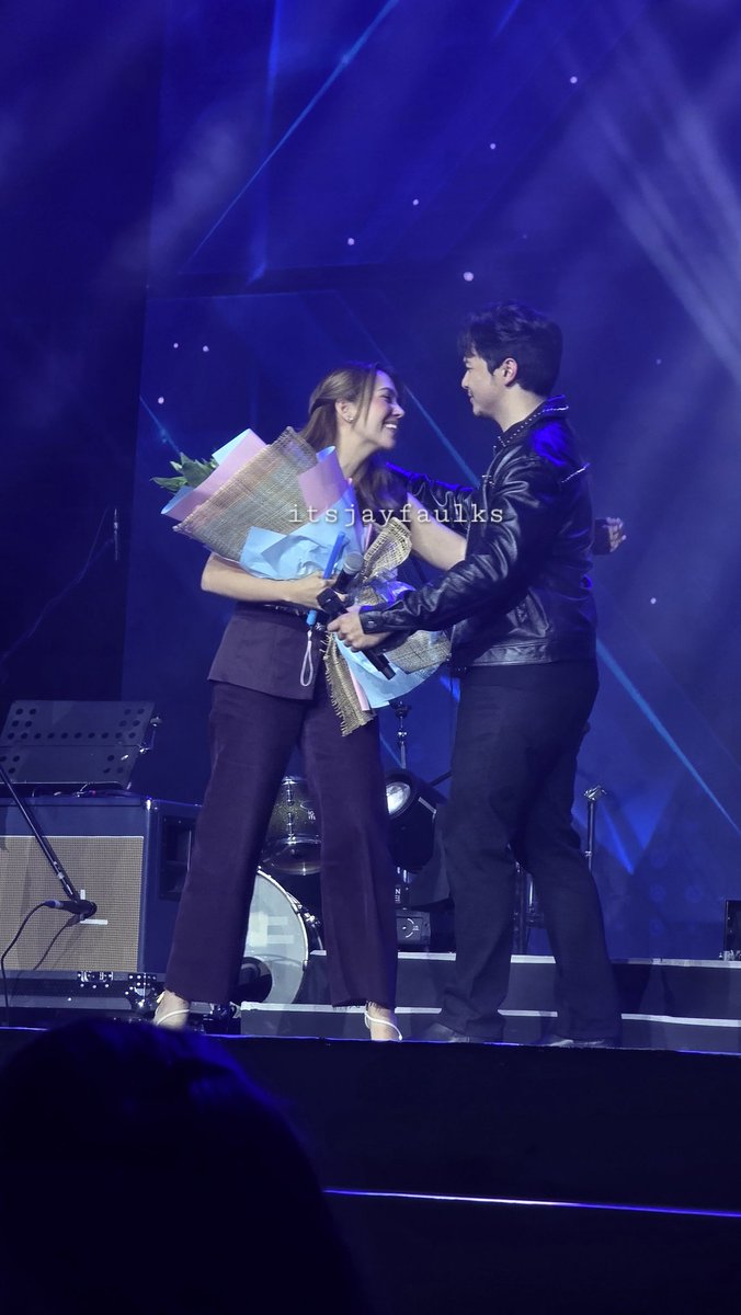 Big, big, big love for their friendship.. 🥹😭

#ARXVALDEN15 
ALDENxATeam MovingForwARd
#ALDENRichards 
<a href="/aldenrichards02/">Alden Richards</a>