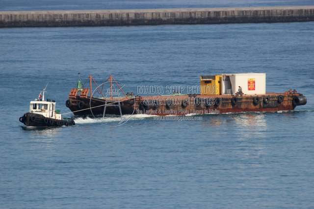 Shipguru's tweet image. #1952built #tugboat #46 #towing #flattopbarge #BEZZ_VI #Entering #grandharbourmalta - 02.12.2011 - maltashipphotos.com - NO PHOTOS can be used or manipulated without our permission @TUGSPOTTERS @TugboatPress @worldshipsoc @ShippingTV @ShippingMag @shippingdata @ShipNews