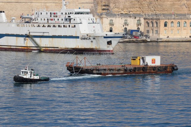 Shipguru's tweet image. #1952built #tugboat #46 #towing #flattopbarge #BEZZ_VI #Entering #grandharbourmalta - 02.12.2011 - maltashipphotos.com - NO PHOTOS can be used or manipulated without our permission @TUGSPOTTERS @TugboatPress @worldshipsoc @ShippingTV @ShippingMag @shippingdata @ShipNews