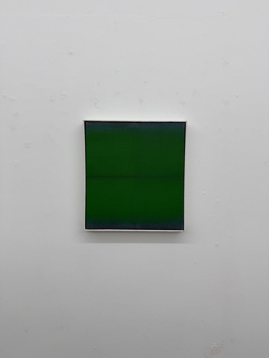 原宿で鈴木隆さんとパク・ドゥヤングさんと前田信明さんの展示を見せてもらった。
こういう概念的な美術はあんまり刺さらないけど全てそういうバランスで見るといいって教えてもらってから結構この直線が気持ちいい