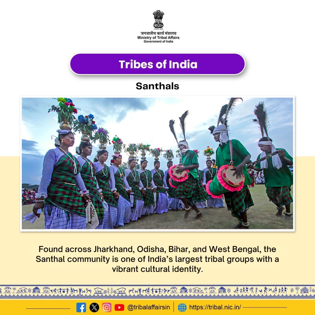 TribalAffairsIn's tweet image. The Santhal community represents a rich and vibrant cultural tradition spread across Jharkhand, Odisha, Bihar and West Bengal. The Ol Chiki script preserves Santhali language, literature and knowledge while traditional dance forms express history, courage and a deep connection…
