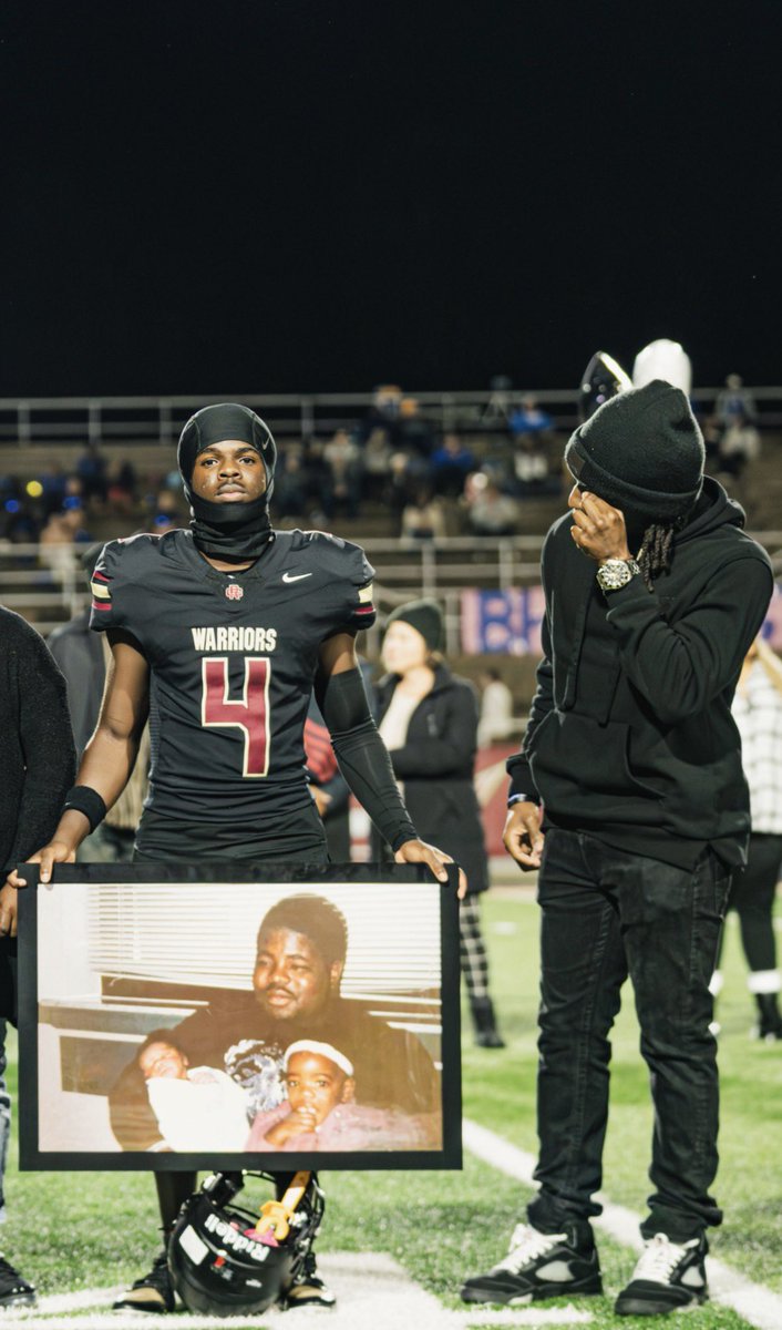 CarlosCotton41's tweet image. hudl.com/v/2TLxaa