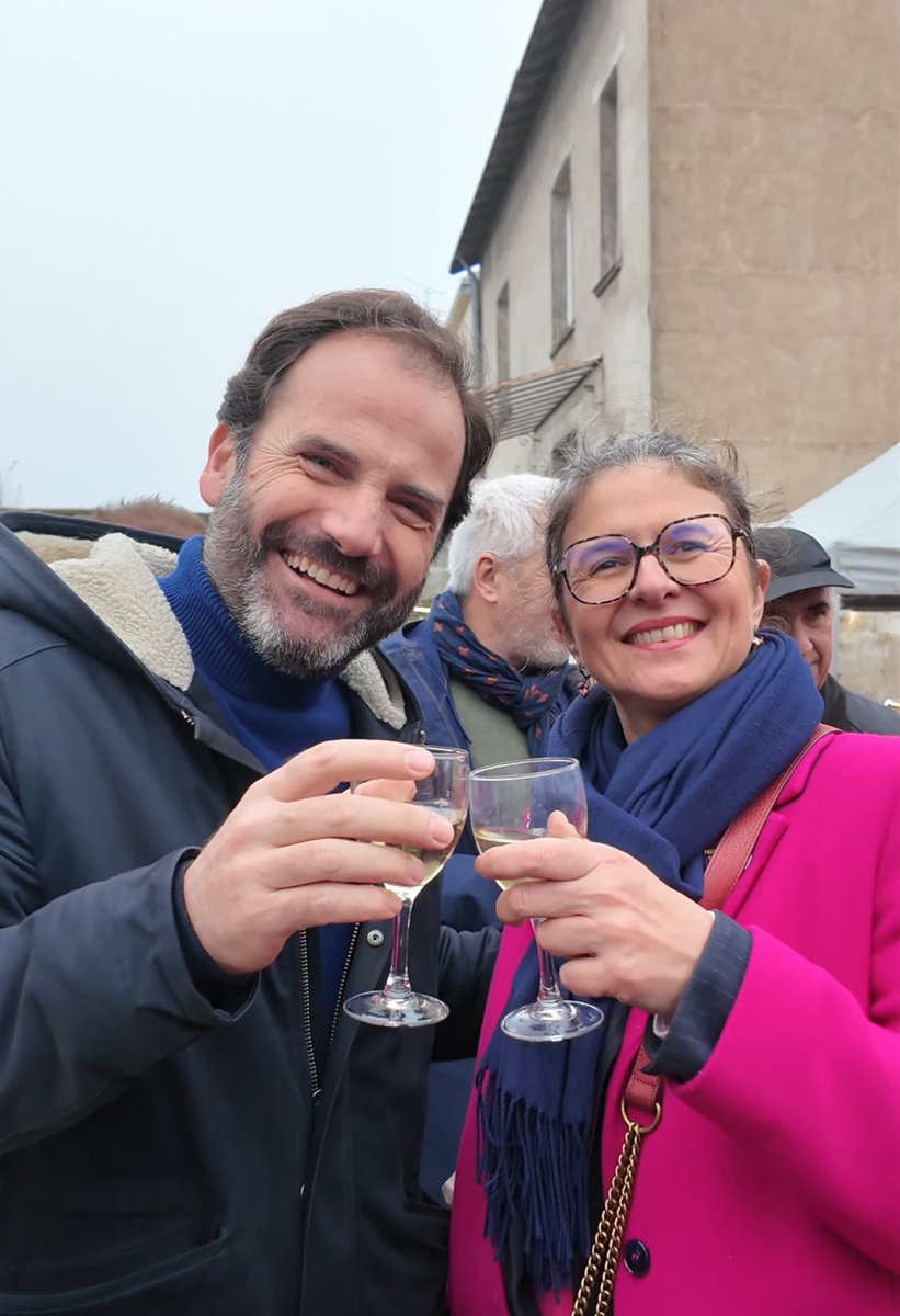 Ce matin, <a href="/HorizonsNantes/">Horizons Nantes</a> aux côtés de <a href="/Foulques44/">Foulques Chombart de Lauwe</a>,  autour de Sainte Thérèse et du boulevard Schuman à #Nantes ! À nouveau beaucoup de soutien!
#municipales #nantes2026