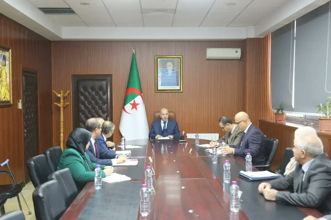 Algerie_aps's tweet image. Eriger l'#INT en un espace de référence pour la formation à travers la numérisation 
aps.dz/fr/algerie/act…
