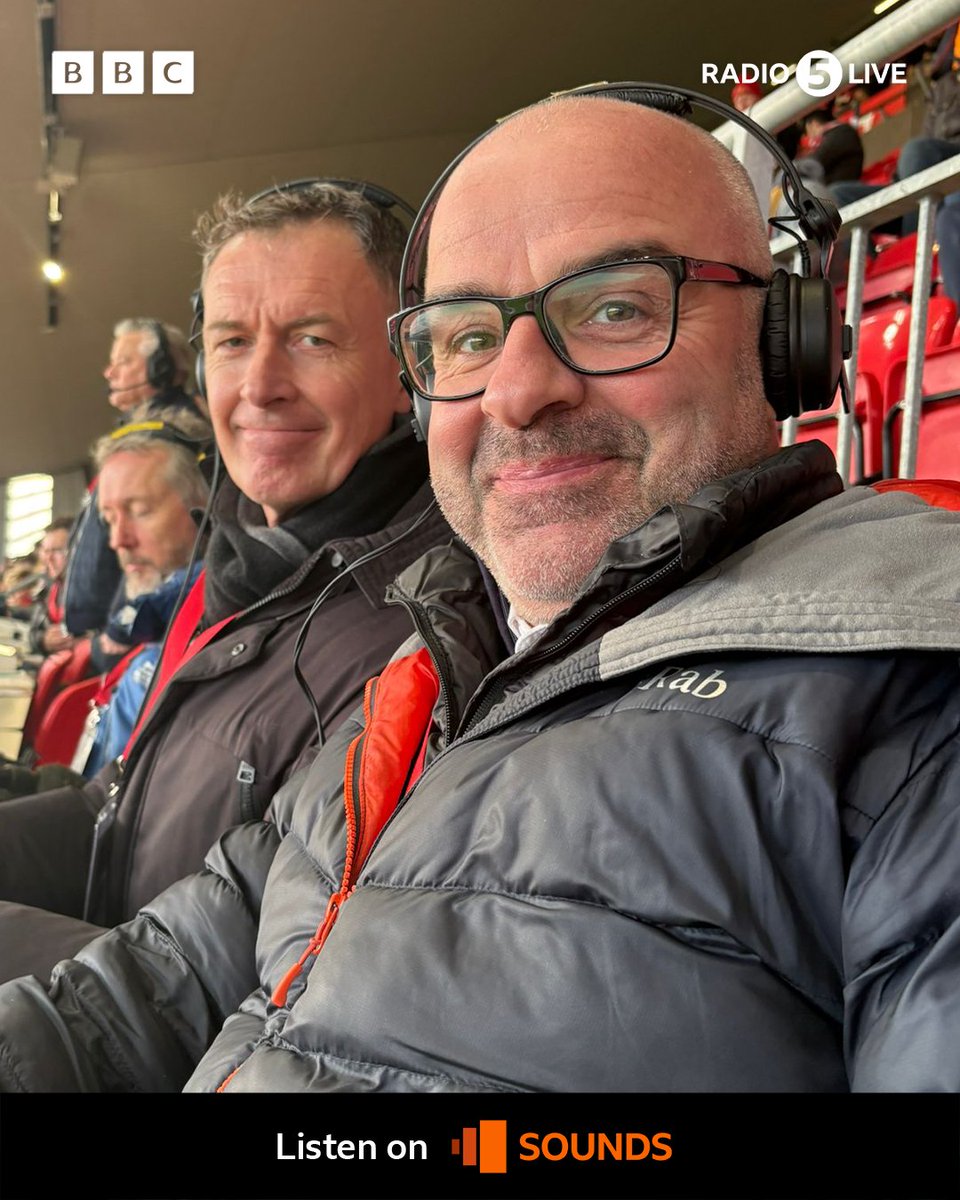 5liveSport's tweet image. Not long to go here at Anfield ⏰

🎙️ @Iandennisbbc &amp;amp; @chris_sutton73 

📻 Listen live on @BBCSounds 
📲 bbc.co.uk/5live

#BBCFootball #LIVBHA