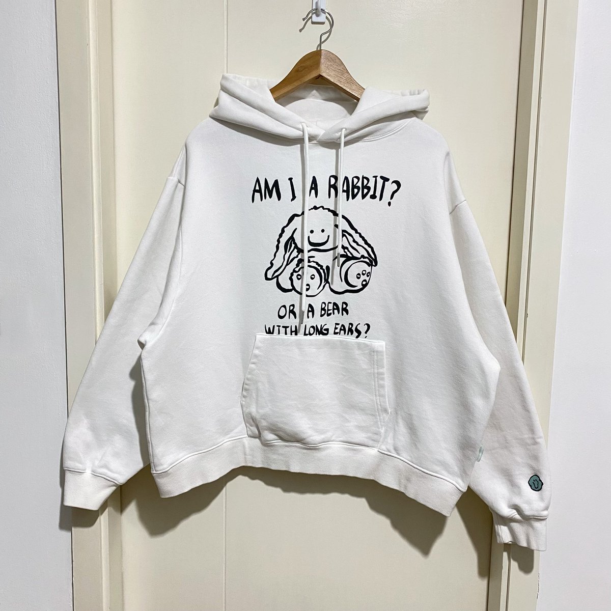 koffwhitesecond's tweet photo. NICEGHOSTCLUB AM I RABBIT HOODIE ☆ สีขาวสว่าง สกรีนลายน้องกระต่ายเต็มไม่แตก น่ารักมากๆคับ 10/10

♡ อก52 ยาว26
♡ 580 บาท ส่งฟรี

#สเวตเตอร์มือสอง #ส่งต่อเสื้อผ้ามือสอง #พรีออเดอร์เกาหลี #ตลาดนัดnct #สเวตเตอร์เกาหลี #niceghostclub https://t.co/xCgan7D3Gz