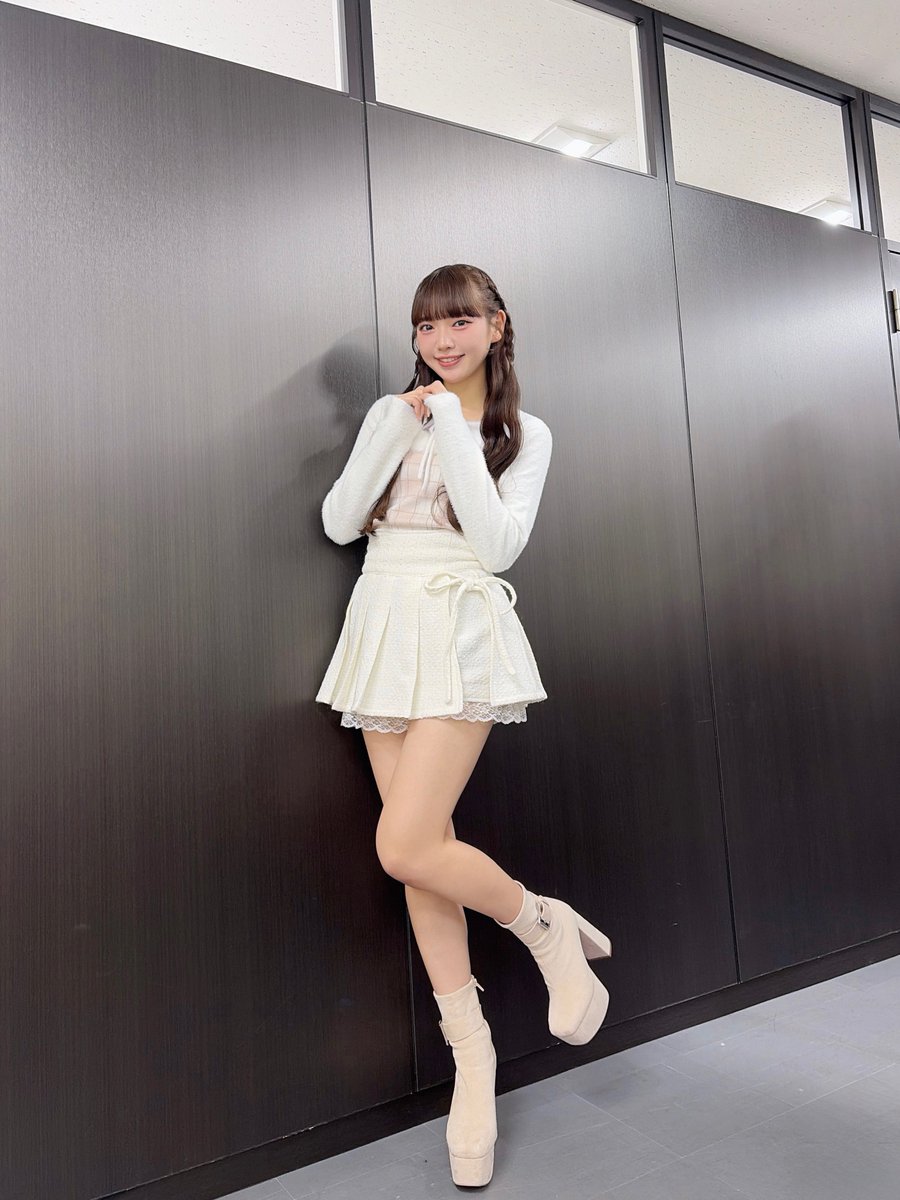 himeri_momiyama's tweet photo. あまあま白コーデもすき？？💭♡
返信ちょーだい🫶🏻💕

 #高嶺のなでしこ #たかねこ #ひめんしょん。 https://t.co/DXnQJpsL1C