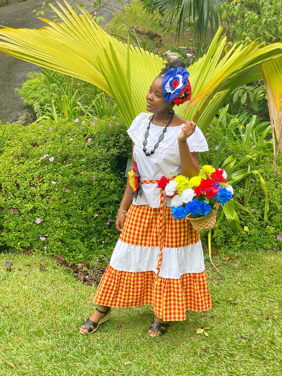 SeyBluefloat tweet media