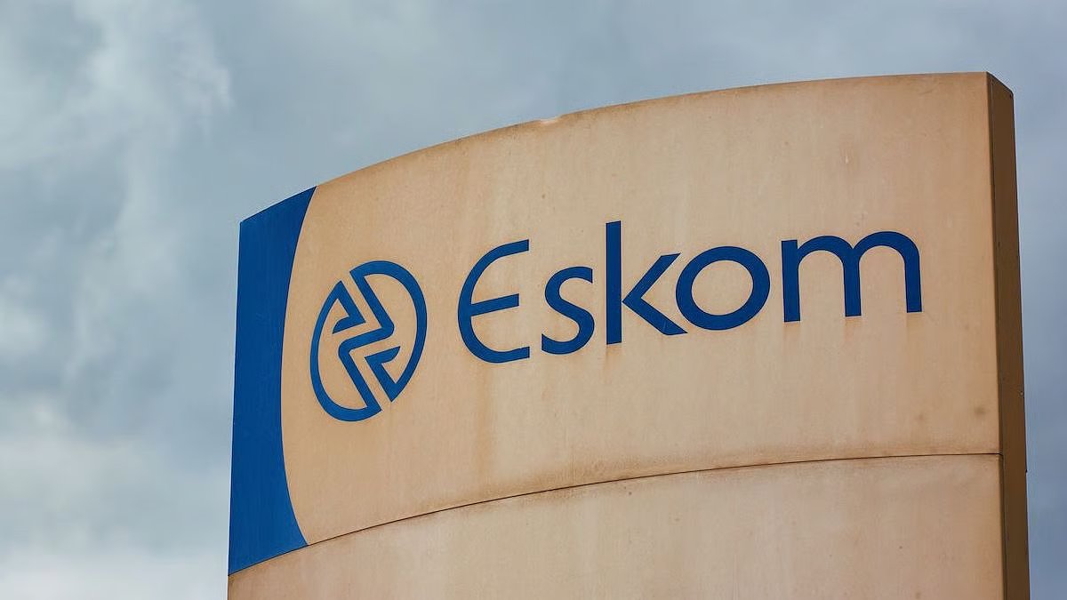.<a href="/Eskom_SA/">Eskom Hld SOC Ltd</a> says recovery work continues after severe weather, but parts of Gauteng are still experiencing power outages. Teams remain on the ground as repairs progress, with mixed results reported so far.
Read more: siwnews.com/2025/12/02/esk…