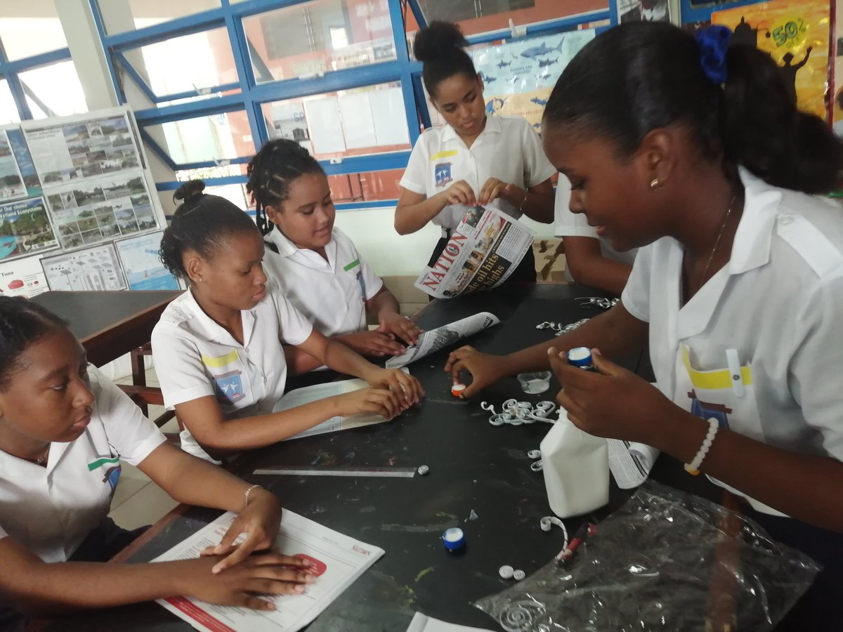 SeyBluefloat tweet media