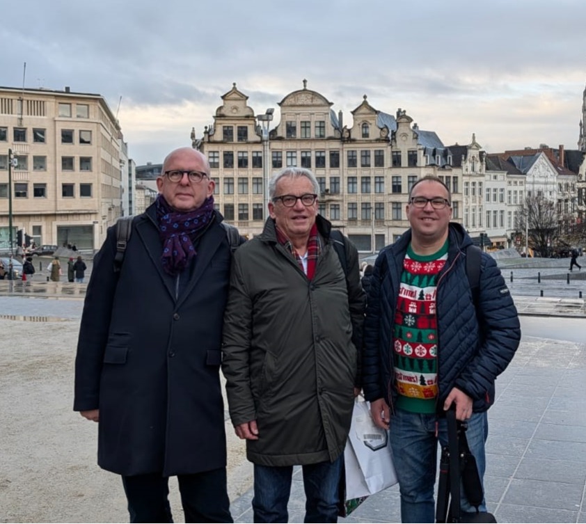 StPapagianneas's tweet photo. #Christmas #video 📷making with Frank and Victor in #Brussels. As every year we had fantastic and unforgetable #fun moments with the STP TV Team📷
Watch out for this Christmas episode here 📷 https://t.co/EnEhcnuEwl 
🎄✨🎄✨🎄✨🎄✨🎄✨🎄✨🎄✨🎄 https://t.co/sKs0HPklFD