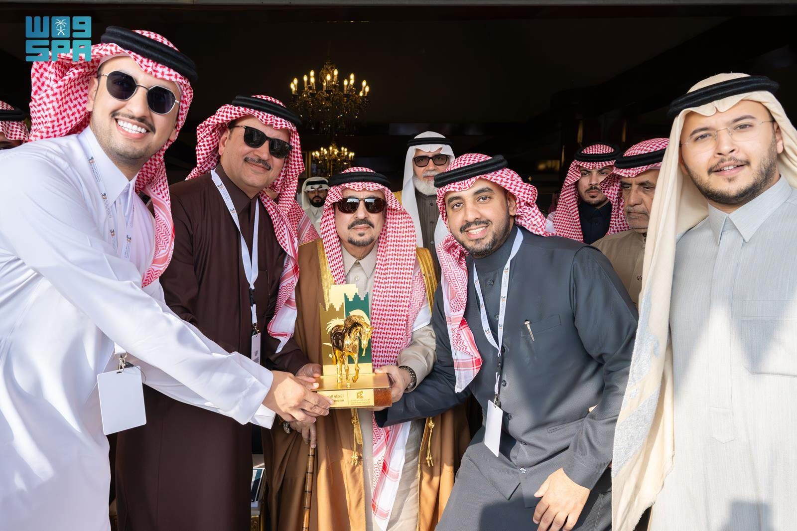 تحت رعاية خادم الحرمين .. أمير الرياض يحضر الحفل الختامي للعرض الدولي الثامن لجمال الخيل العربية الأصيلة ويتوج الفائزين 
