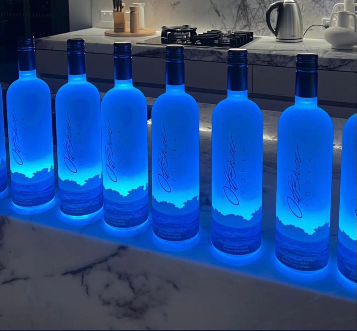 greyce99's tweet photo. Vodka On the rocks perfection
Glows in the dark.

#OffshoreVodkaLaunch
#OffshoreByPearlLiquors https://t.co/HYPmZSlKIO