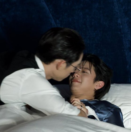 talaypuen's tweet image. somebody's pregnant and its not mok😭

 #MeAndTheeSeriesEP5