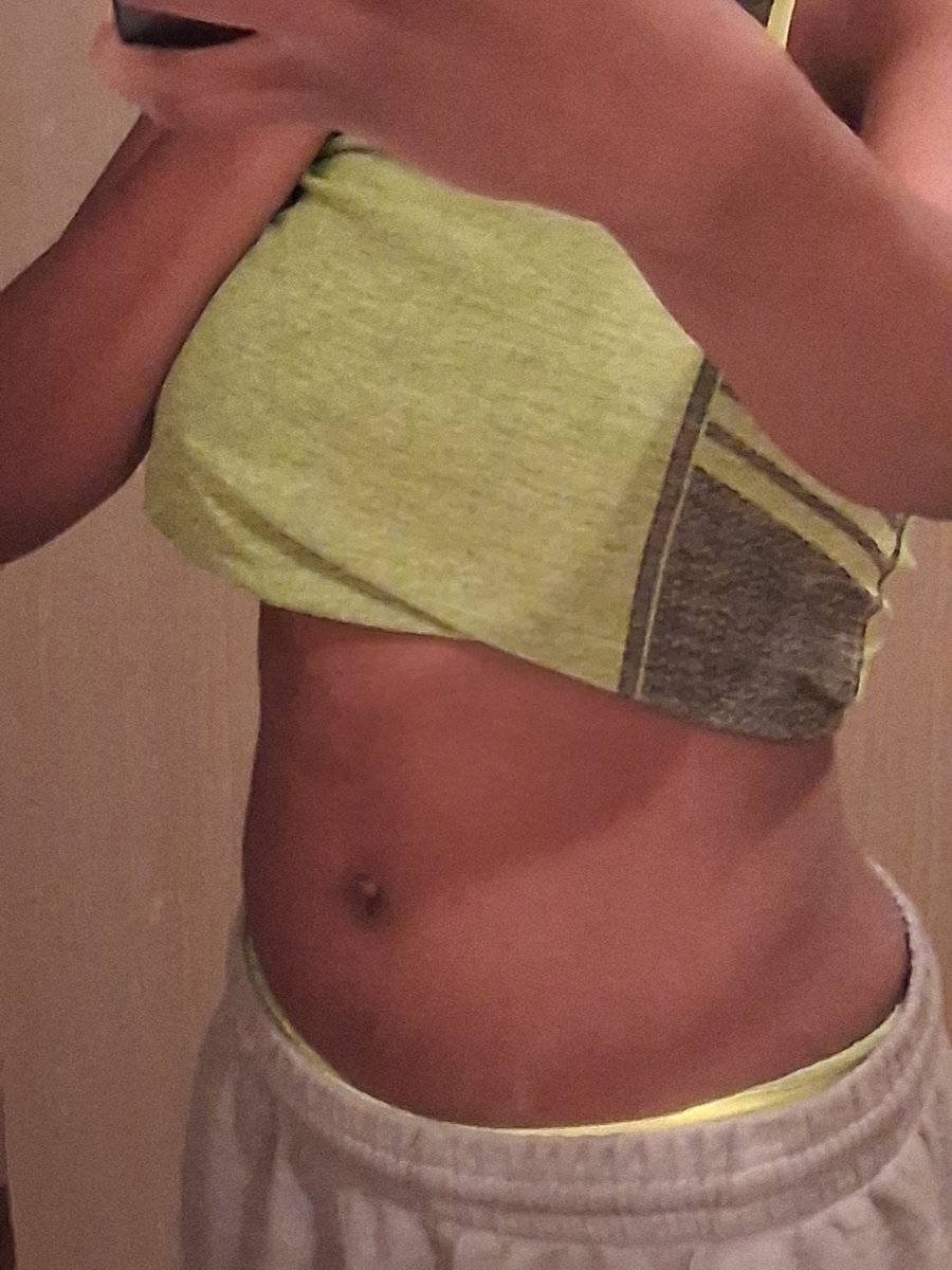 blackveilv's tweet photo. random ahh workout set .. 
#nsfwtwt #gym #ebony #blackveilbeauty https://t.co/bncSLUUd1n