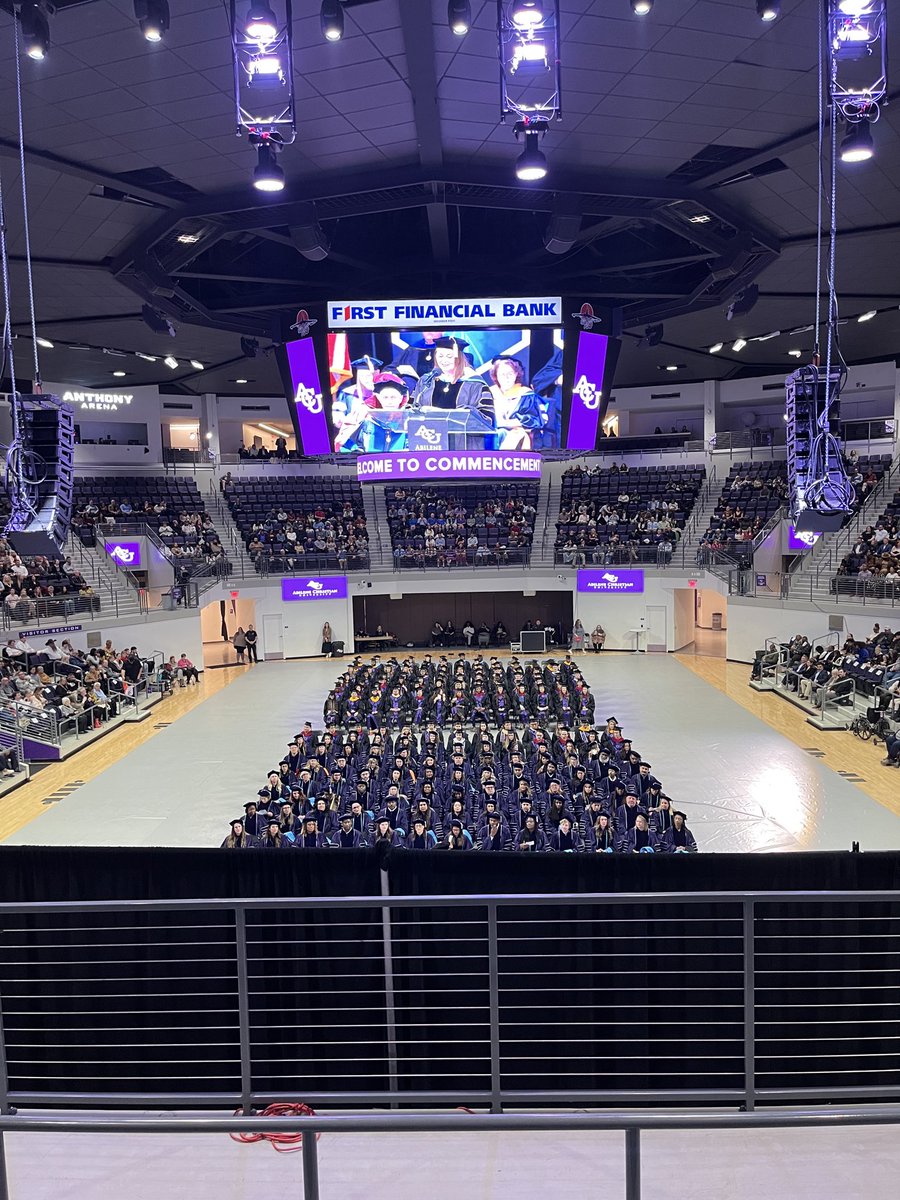 Professor_Pod's tweet image. A great night celebrating the first graduating class of our M.S. in Sports Leadership at @ACUedu!