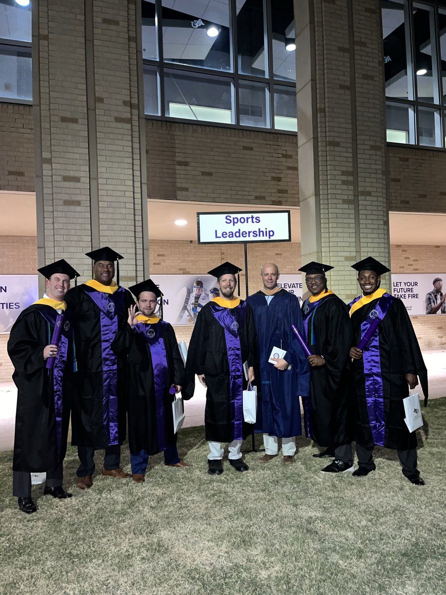 Professor_Pod's tweet image. A great night celebrating the first graduating class of our M.S. in Sports Leadership at @ACUedu!
