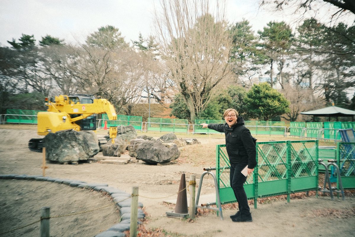名古屋デイトライブでのレコ発ありがとうございました！諸般の事情で途中離脱申し訳無い。組んでくれたgood luck with your funに最大級のでけえ感謝を。また必ずやりましょう。写真は名古屋城庭園の"侘び寂び"がパワーショベルで破壊される様にテンションが上がっている人
