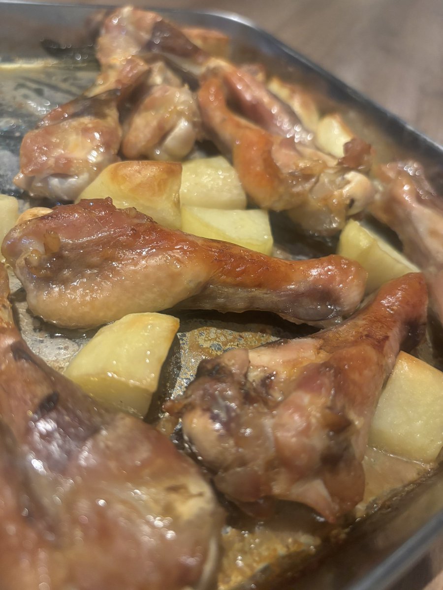 franciacorta87's tweet image. 今週もおつかれさまでした。
明日は定休日です。
月曜日の18:00〜apertoです🥂🍷🇮🇹