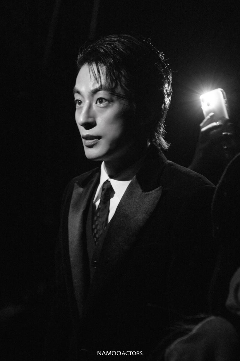 2025년 12월 14일
구교환님의 생일을 축하드립니다❤️

영화를 찍기도, 찍히기도 하는 교환님의 매순간을 응원합니다. 

맛있는 거 많이 드세요 !