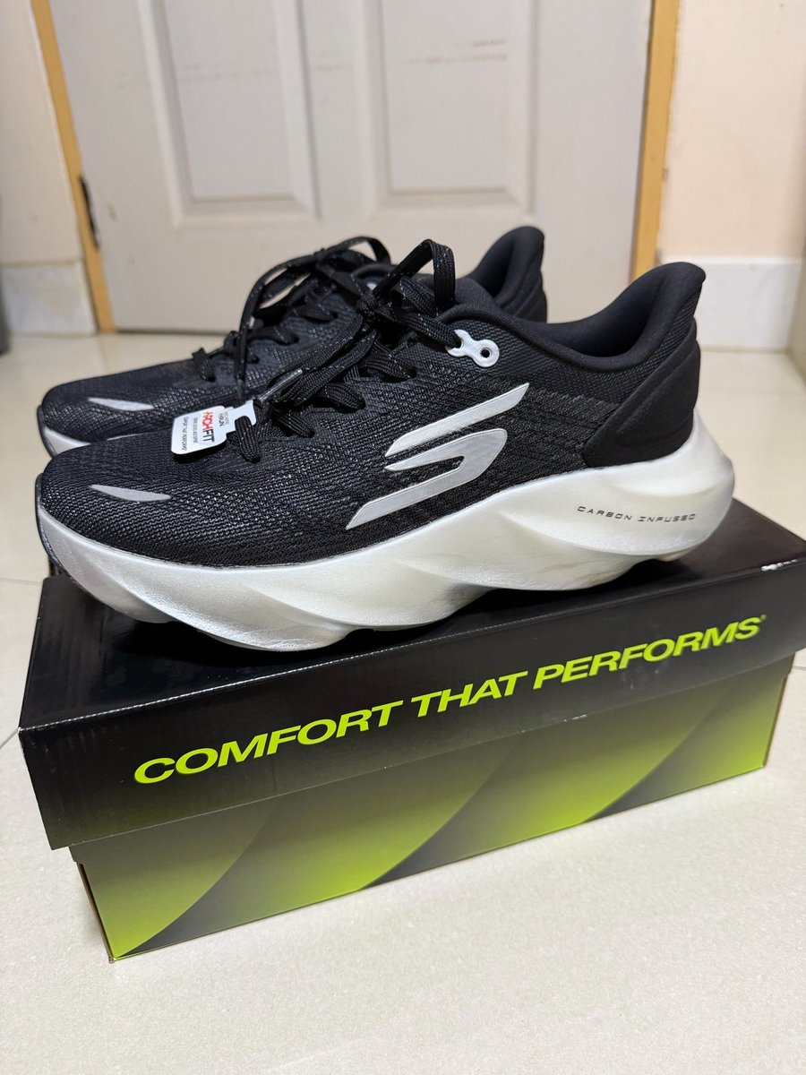 yt66rr1's tweet photo. 👟  SKECHERS SKX Aero Burst(ของแท้)
สภาพใหม่ ใส่วิ่งแค่ 2 ครั้ง
📏 ไซส์: (41 EUR)
💰 ราคา: (3,300) ส่งฟรี
📩 สนใจทักแชทได้เลยค่าาา
 #ส่งต่อรองเท้าวิ่ง #ส่งต่อรองเท้า #แวนสลิปออนมือสอง  #��องเท้ามือสองของแท้ #รองเท้าผ้าใบ #ถูกและดีมาก #ส่งต่อรองเท้ามือสองของแท้ #ส่งต่อรองเท้าผ้าใบ https://t.co/O69k8eT9P4