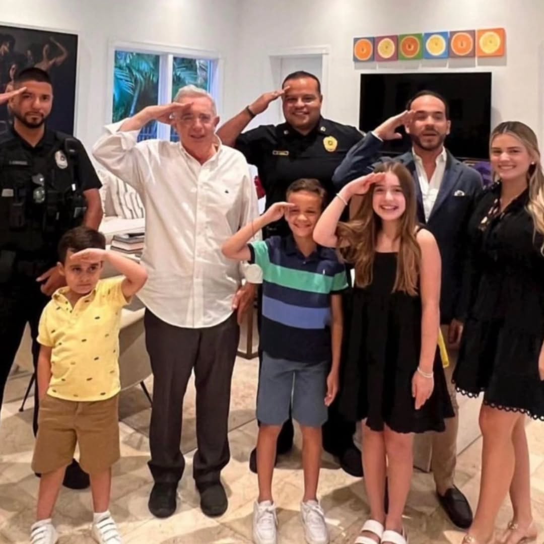 ¡Firmes por la Patria! 🇨🇴🫡