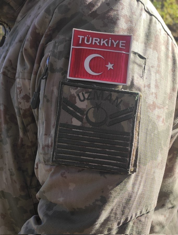 Uzman Çavuşlar..

Söz verdiğiniz halde,

39 yıldır haklarımızı, kadrolarımızı, statülerimizi verin diyoruz,

Siz şu kadar uzman çavuşu astsubaylığa geçirdik diyorsunuz.

Geçiştirmeyin.

Haklıyız.

Bütün haklarımızı istiyoruz.

#UzmanÇavuş
<a href="/alitilkici38/">Ali Tilkici 🇹🇷</a>
<a href="/TEMUD_2024/">Türkiye Emekli Uzman Erbaşlar Derneği (TEMUD)</a> #UzmanÇavuşlar
