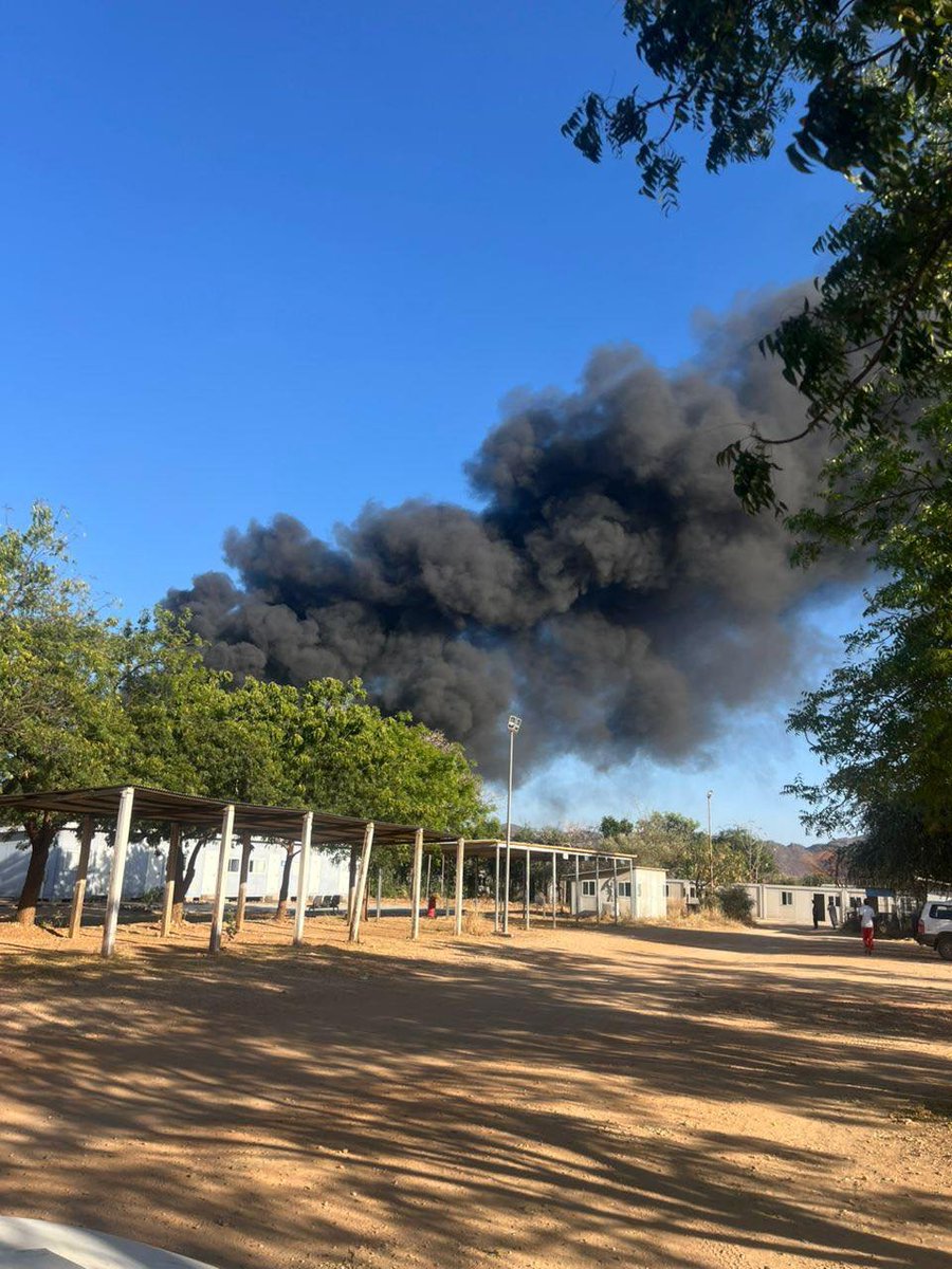 sudan_war's tweet photo. 🚨 عاجل | مليشيا الدعم السريع تستهدف عبر طائرة مُسيّرة مقر تابع للأمم المتحدة في مدينة «كادوقلي» بولاية جنوب كردفان.

#Sudan_War_Updates https://t.co/0WjLZu8bNS