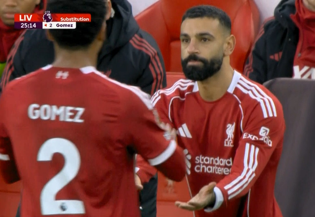 د25" نزول الأسطورة المصرية محمد صلاح بدلًا من جوميز المصاب في مباراة برايتون بالبريميرليج 