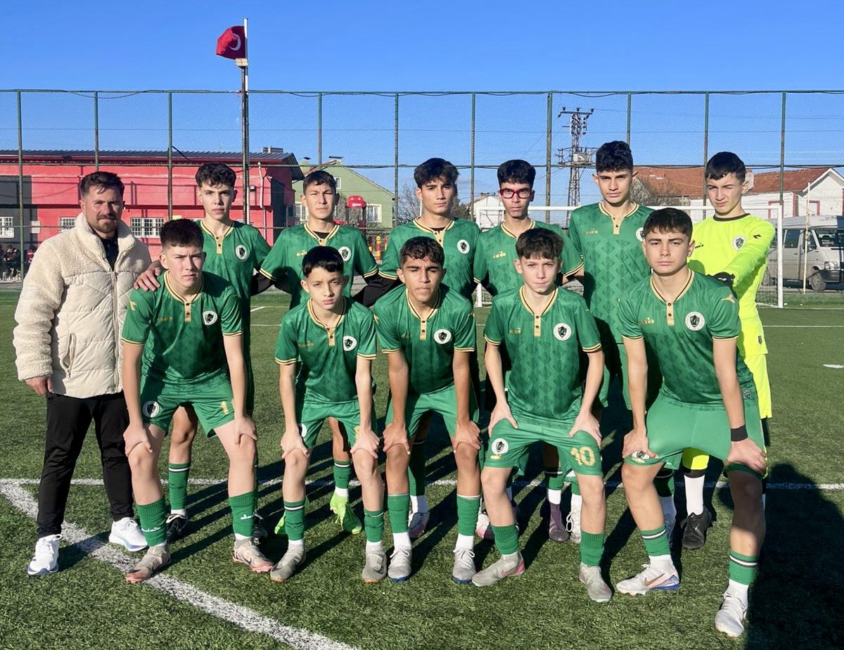 U14 Takımımız bugün Bölmespor ile deplasmanda oynadığı maçtan 2 - 0 galibiyetle ayrıldı. Güzel geçen maç için rakibimize teşekkür ederiz. 🟢⚫️   

#Galibiyet  #Yeşilsiyah  #Tiy1922