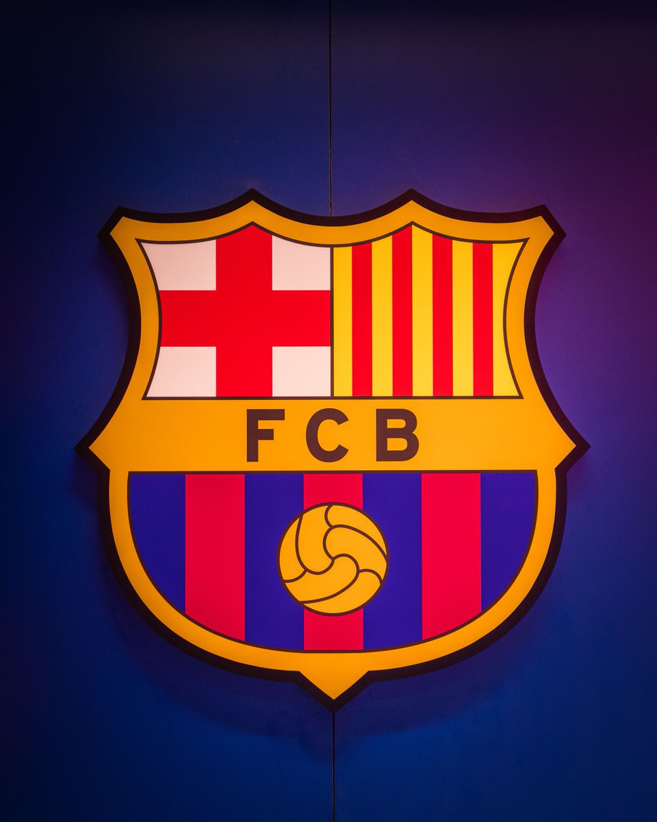 FCBarcelona_es's tweet image. Lo daremos todo por este escudo.
