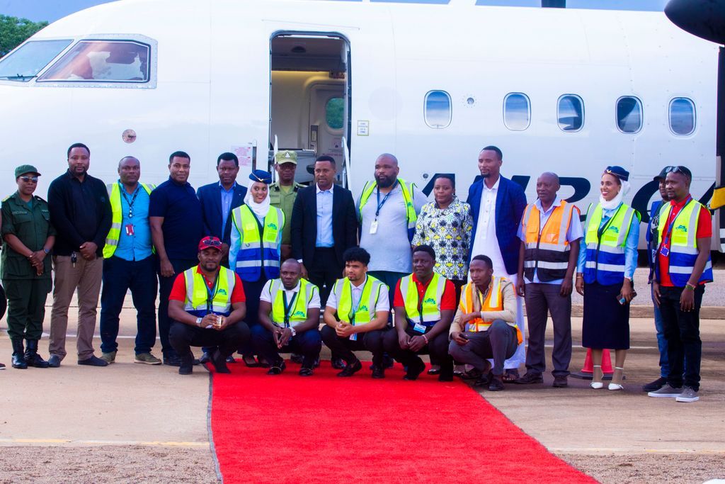 auricair's tweet image. ✈️ Auric Air yazindua safari mpya Kahama ⇄ Dar es Salaam, hatua muhimu kuimarisha muunganiko wa mikoa na fursa za biashara.

Uzinduzi ulihudhuriwa na Mhe. Frank Nkinda, Bi. Glory Absolm, Mhe. Shaban P. Mikongoti na wadau mbalimbali.

#AuricAir #NowFlying #Kahama #DarEsSalaam