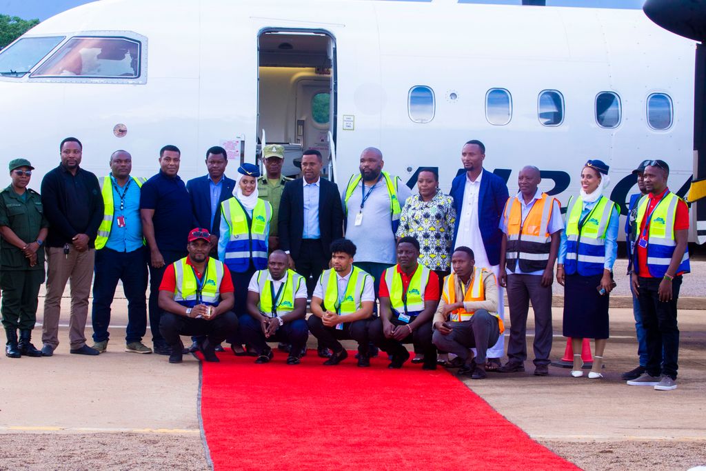 auricair's tweet image. ✈️ Auric Air yazindua safari mpya Kahama ⇄ Dar es Salaam, hatua muhimu kuimarisha muunganiko wa mikoa na fursa za biashara.

Uzinduzi ulihudhuriwa na Mhe. Frank Nkinda, Bi. Glory Absolm, Mhe. Shaban P. Mikongoti na wadau mbalimbali.

#AuricAir #NowFlying #Kahama #DarEsSalaam
